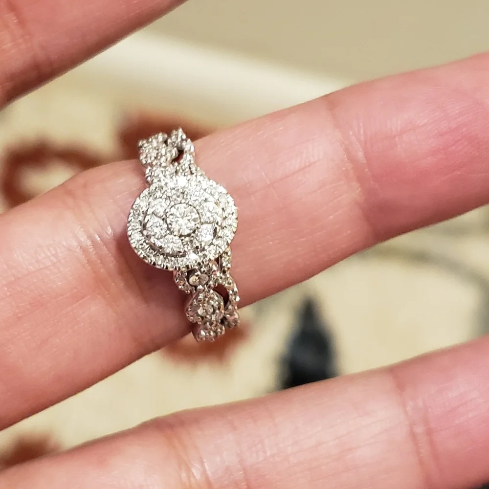 Stunning 10k gold Diamond Bridal ring Set